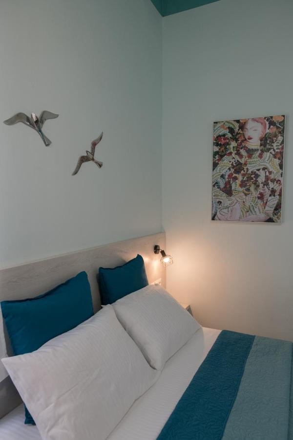 The Blue Apartment In The Heart Of Heraklion Bagian luar foto