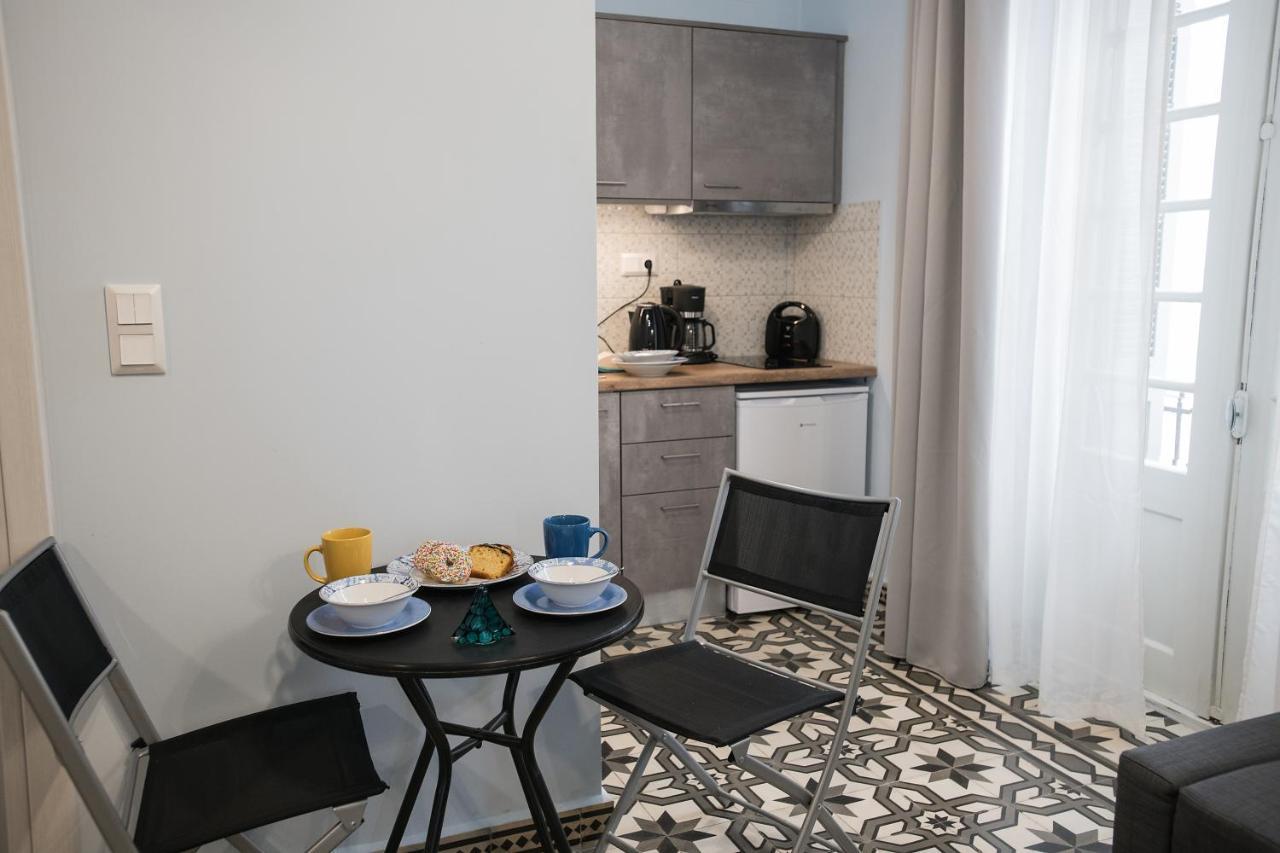 The Blue Apartment In The Heart Of Heraklion Bagian luar foto