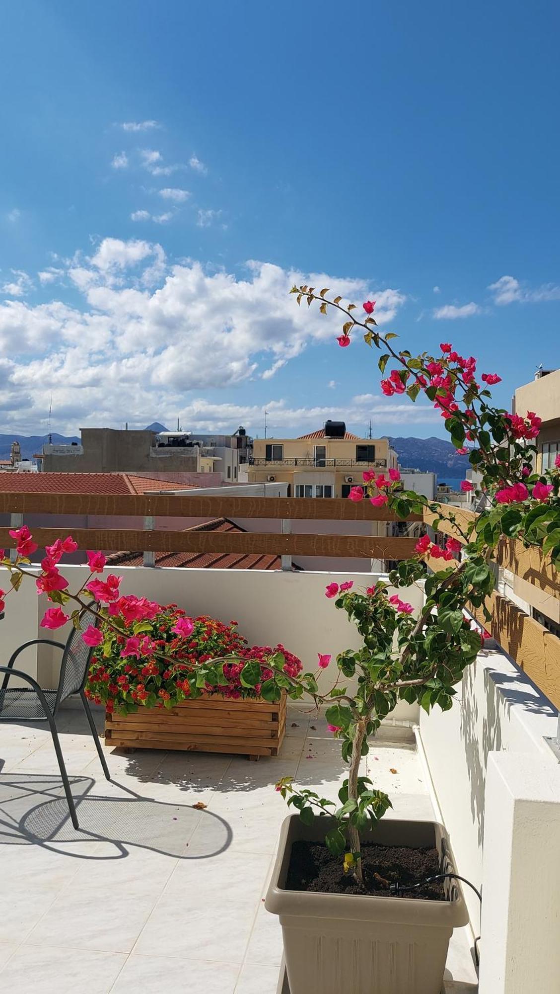The Blue Apartment In The Heart Of Heraklion Bagian luar foto