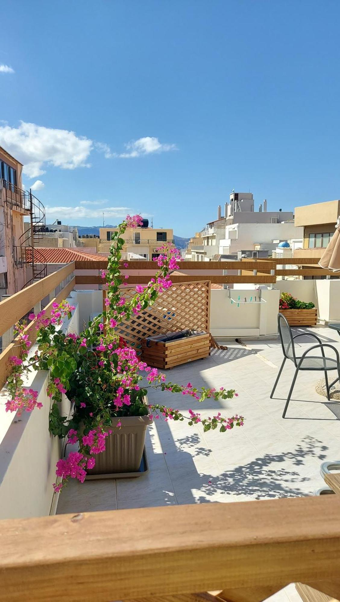 The Blue Apartment In The Heart Of Heraklion Bagian luar foto